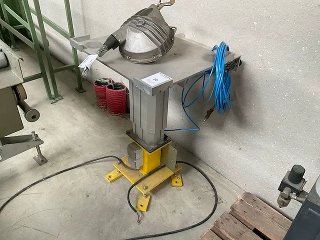 Pneumatisch verstelbare machinetafel - afbeelding 1 van  2