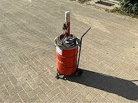 Pneumatische pomp + volle ton met vet smeermiddel - afbeelding 2 van  7