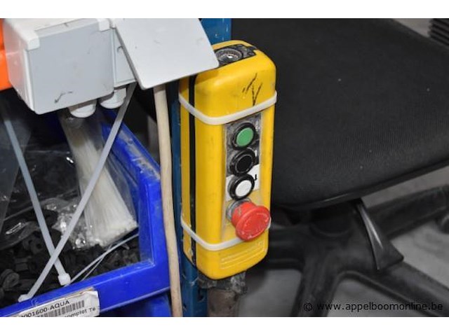 Pneumatische schaarheftafel vv bediening manumoderne, cap 500kg - afbeelding 3 van  3