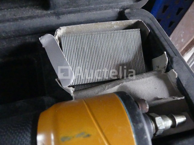 Pneumatische spijker- en nietmachine - afbeelding 4 van  7