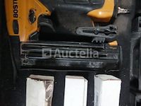 Pneumatische spijkermachine en 2 siliconen pistool - afbeelding 1 van  11