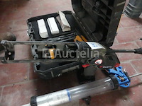 Pneumatische spijkermachine en 2 siliconen pistool - afbeelding 5 van  11