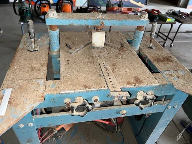 Pneumatische verstekmachine - afbeelding 1 van  3