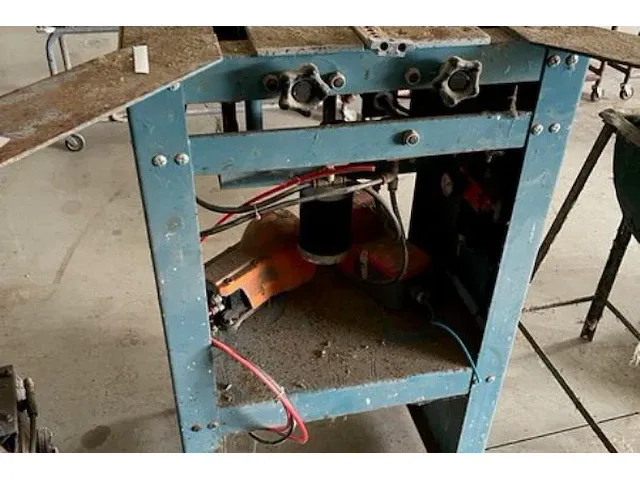 Pneumatische verstekmachine - afbeelding 2 van  3