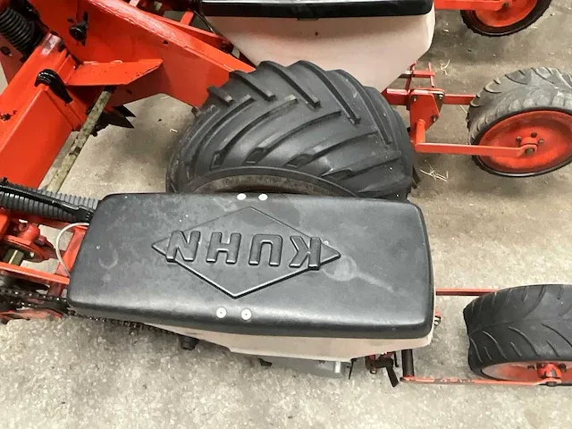 Pneumatische zaaimachine kuhn planter 2 compleet met kuhn venta - afbeelding 3 van  42