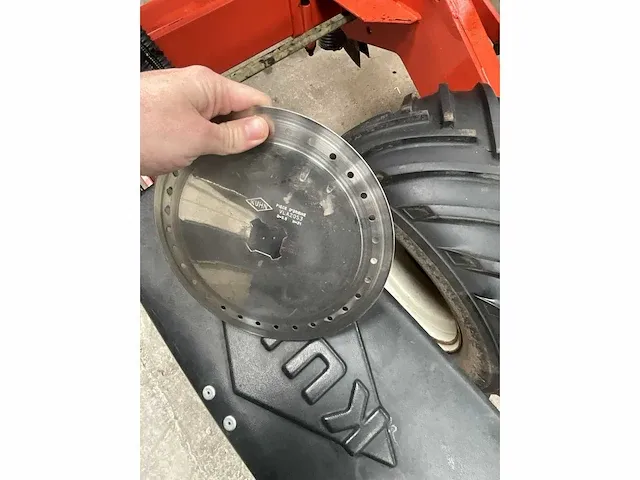 Pneumatische zaaimachine kuhn planter 2 compleet met kuhn venta - afbeelding 6 van  42