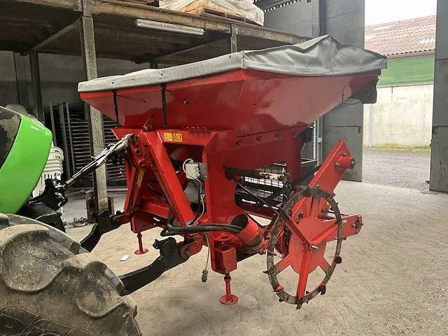 Pneumatische zaaimachine kuhn planter 2 compleet met kuhn venta - afbeelding 28 van  42