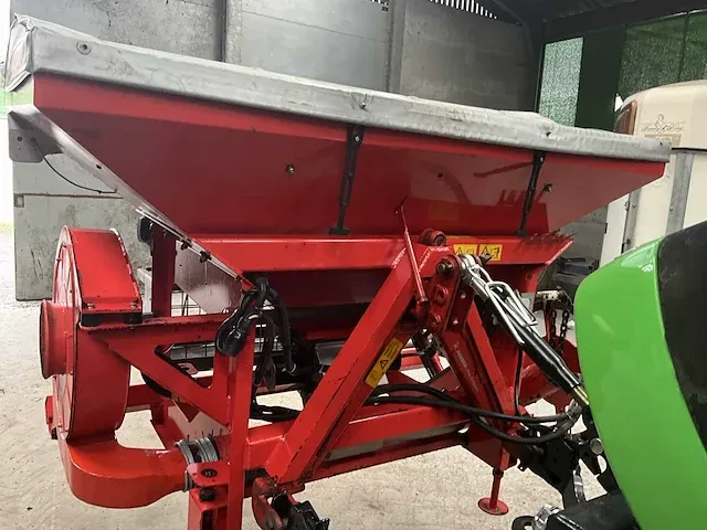 Pneumatische zaaimachine kuhn planter 2 compleet met kuhn venta - afbeelding 29 van  42