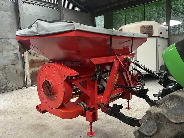 Pneumatische zaaimachine kuhn planter 2 compleet met kuhn venta - afbeelding 30 van  42
