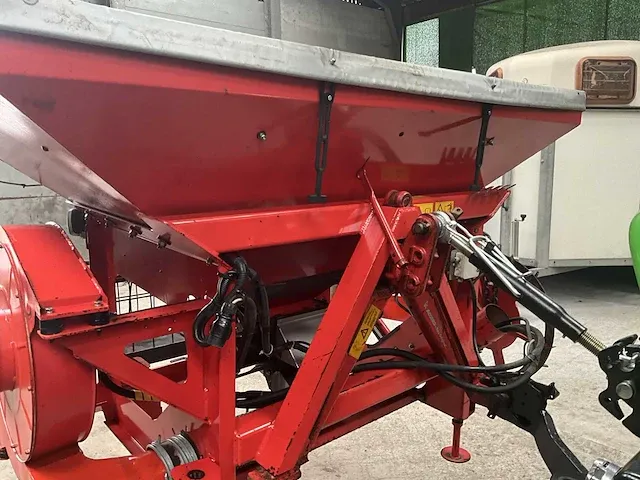 Pneumatische zaaimachine kuhn planter 2 compleet met kuhn venta - afbeelding 38 van  42
