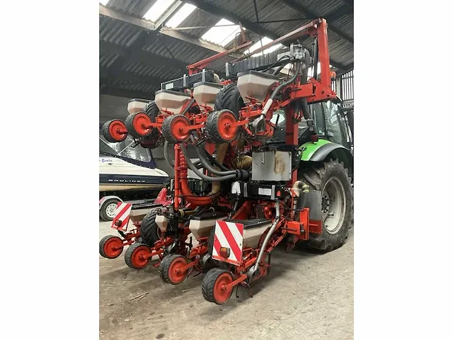 Pneumatische zaaimachine kuhn planter 2 compleet met kuhn venta - afbeelding 40 van  42