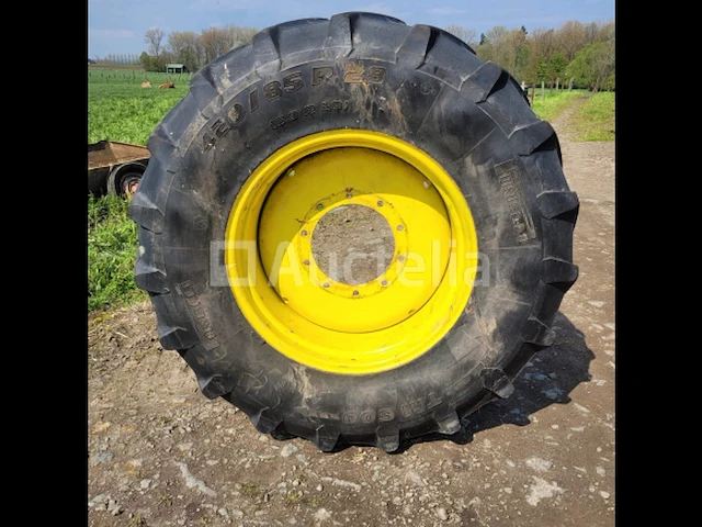 Pneus de tracteur avec jante 420/85r28 - afbeelding 1 van  6