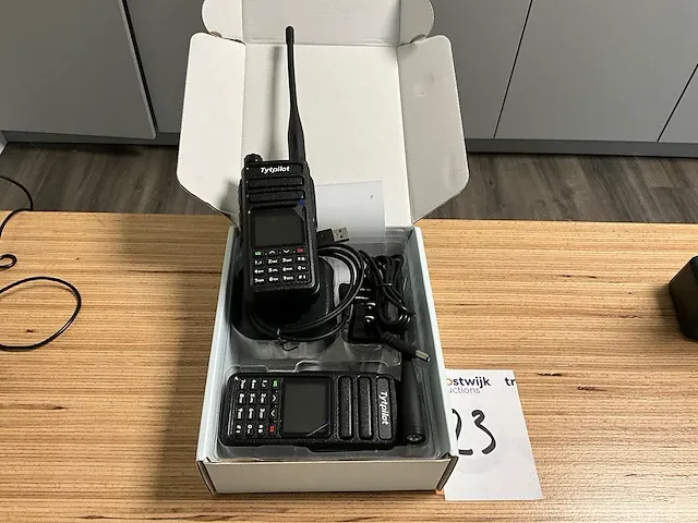 Poc 4g walkie-talkies ( 2x) - afbeelding 1 van  3