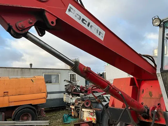 Poclain tys 4x4 banden graafmachine - afbeelding 4 van  21