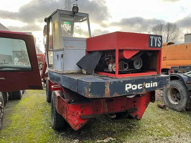 Poclain tys 4x4 banden graafmachine - afbeelding 17 van  21
