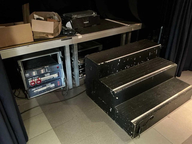 Podium met truss opstelling - afbeelding 3 van  16