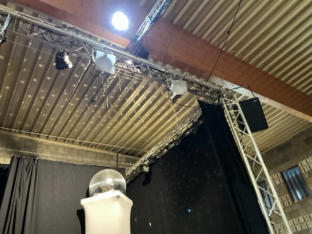 Podium met truss opstelling - afbeelding 12 van  16