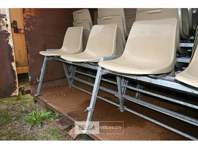 Podiumwagen + stoelen - afbeelding 10 van  16
