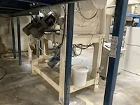 Poedermenger kek-gardner met vulmachine technipes - afbeelding 34 van  39