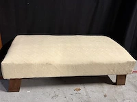 Poef 120cm breed - 45 cm hoog - wit met motief - afbeelding 1 van  2