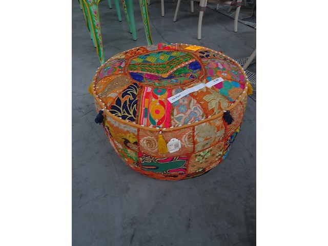 Poef - afbeelding 1 van  2