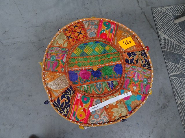 Poef - afbeelding 2 van  2