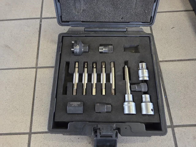 Poelietrekkers alternator - afbeelding 1 van  4