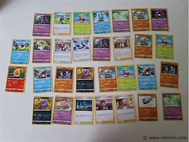 Pokémon cards - afbeelding 1 van  9