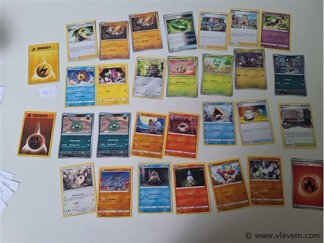 Pokémon cards - afbeelding 1 van  9