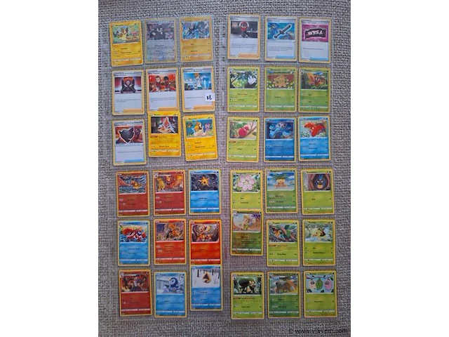 Pokémon cards - afbeelding 1 van  7