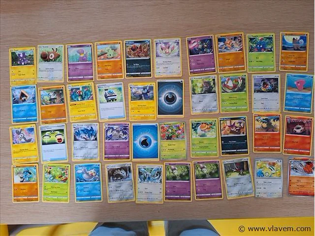 Pokémon cards - afbeelding 1 van  8