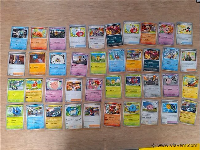 Pokémon cards - afbeelding 1 van  8