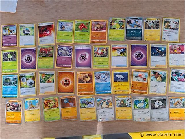 Pokémon cards - afbeelding 1 van  8