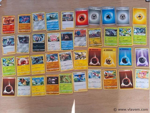 Pokémon cards - afbeelding 1 van  8