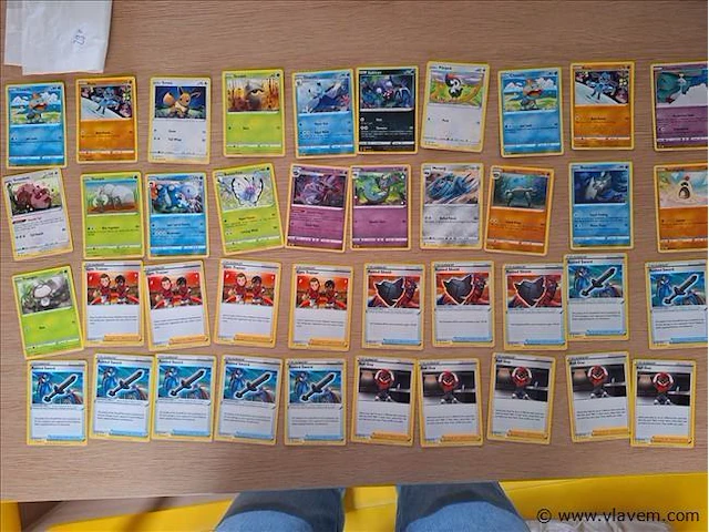 Pokémon cards - afbeelding 1 van  8