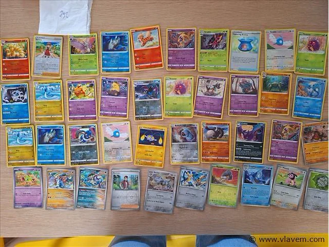 Pokémon cards - afbeelding 1 van  8