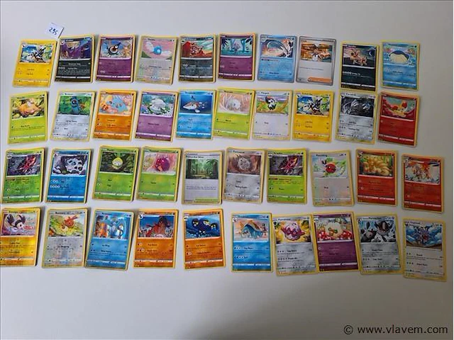 Pokémon cards - afbeelding 1 van  8