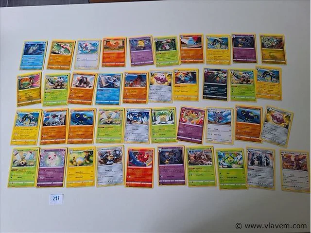 Pokémon cards - afbeelding 1 van  8