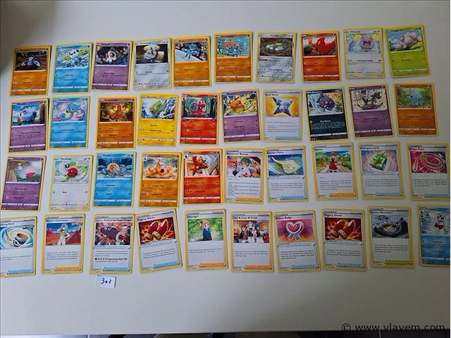 Pokémon cards - afbeelding 1 van  8