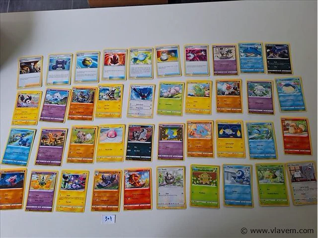 Pokémon cards - afbeelding 1 van  8