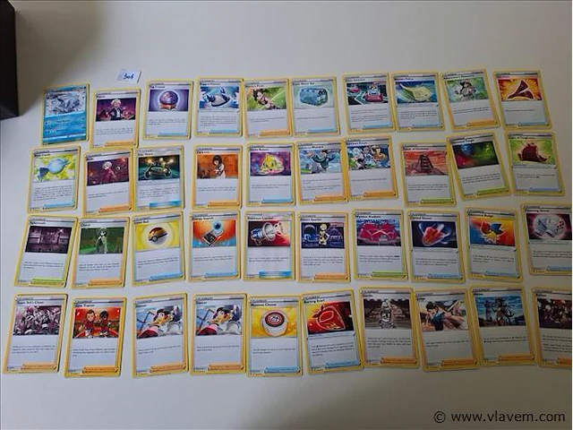 Pokémon cards - afbeelding 1 van  8