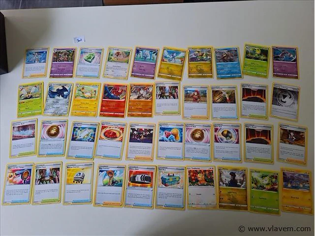 Pokémon cards - afbeelding 1 van  8