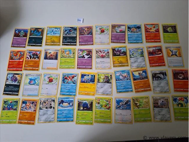 Pokémon cards - afbeelding 1 van  8