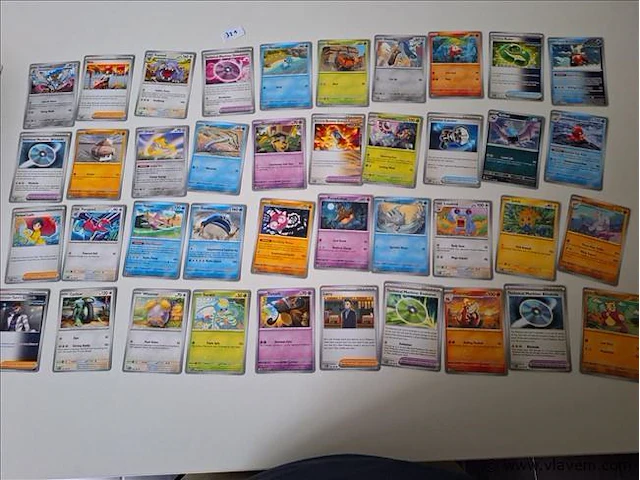 Pokémon cards - afbeelding 1 van  8