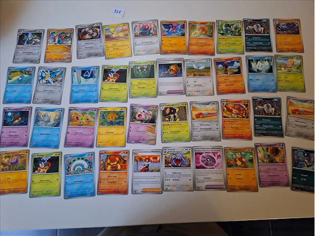 Pokémon cards - afbeelding 1 van  8