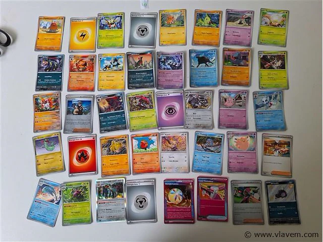 Pokémon cards - afbeelding 1 van  8