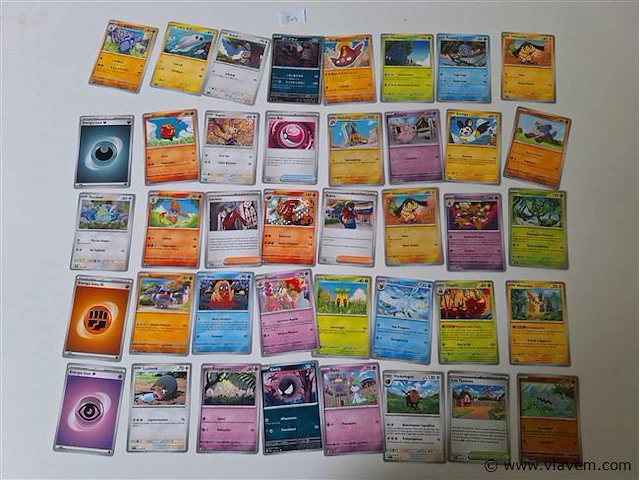 Pokémon cards - afbeelding 1 van  8