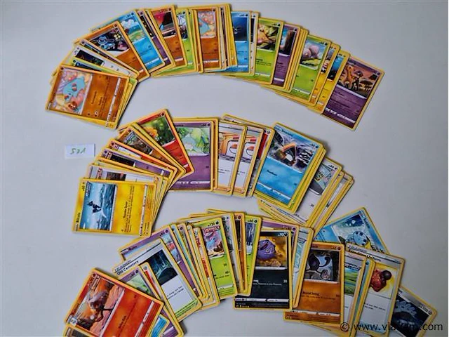 Pokémon cards - afbeelding 1 van  6