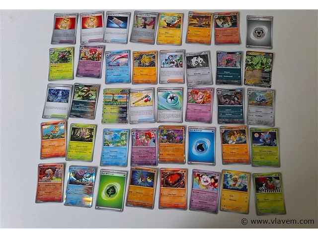 Pokémon cards - afbeelding 1 van  8