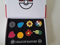 Pokémon pins in doos - afbeelding 1 van  7